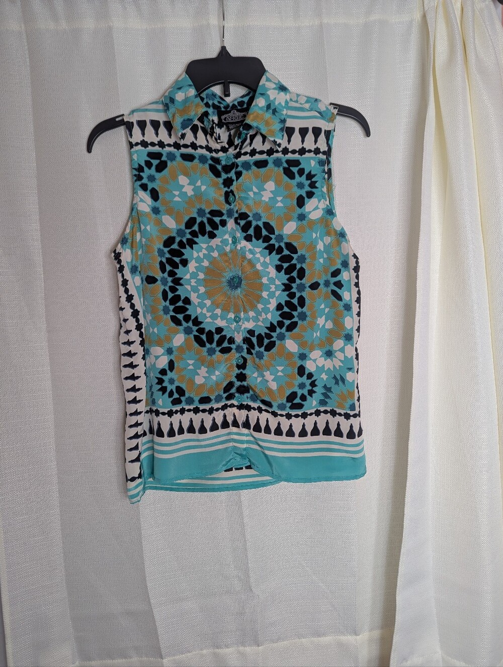 Angie Aqua, Tan & Black Sleeveless Geometric Button-Front Camisole